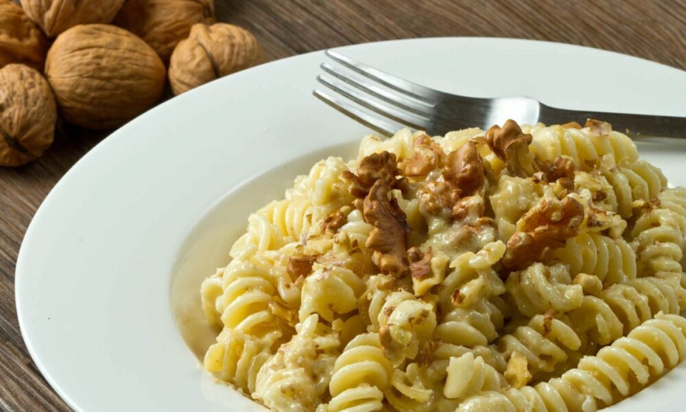 Authentic Italian walnut pesto recipe, creamy pesto alle noci, traditional nutty pasta sauce by Chef Carlotta in Florence